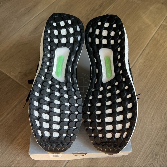 adidas Men's Ultraboost 5.0 DNA Shoes - Picture 8 of 8